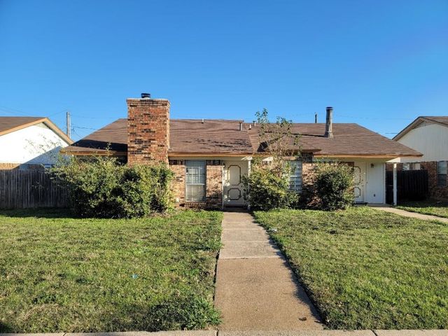 2705 Rustic Forest Rd, Fort Worth, TX 76140