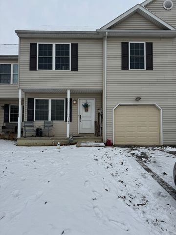 12 Creekside Dr, Wrightsville, PA 17368