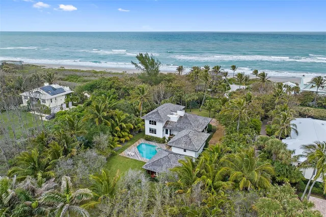 150 N  Beach Rd, Hobe Sound, FL 33455