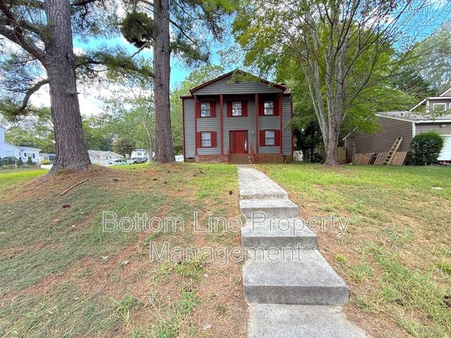 5301 Rolling Oak Ln, Charlotte, NC 28227
