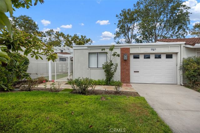 3211 Via Buena Vis #B, Laguna Woods, CA 92637