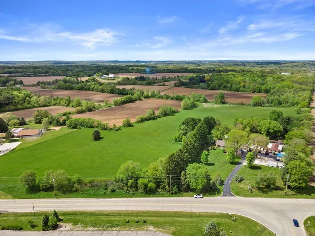 S64W22000 NATIONAL AVENUE #Lt1, Waukesha, WI 53189