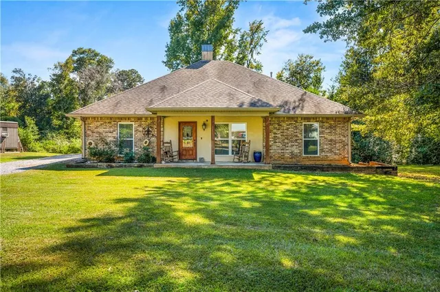 26 Dillard Rd, Pineville, LA 71360