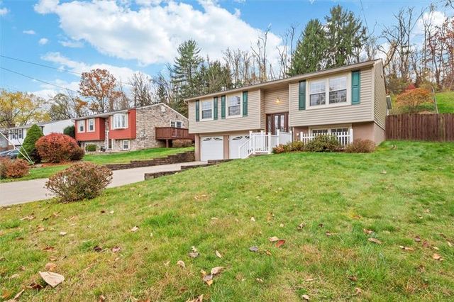 831 Key West Dr, Pittsburgh, PA 15239