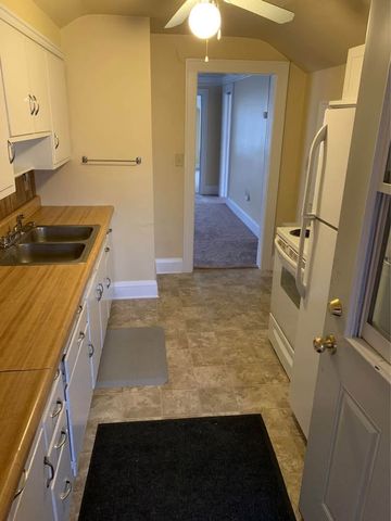 107 4th St W, Jordan, MN 55352