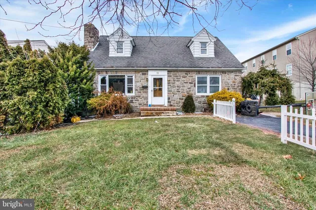 11 Monroe St, Reading, PA 19605