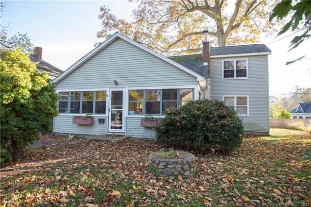 9 Soundview Ave  #2, Old Saybrook, CT 06475