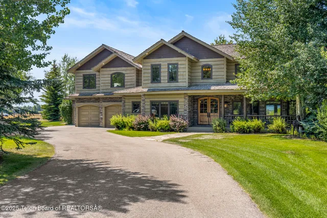 360 Arapahoe Ln, Jackson, WY 83001