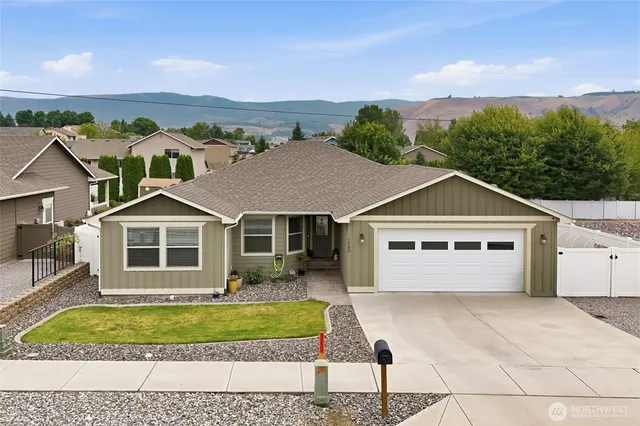 1720 Soden Street SE, East Wenatchee, WA 98802