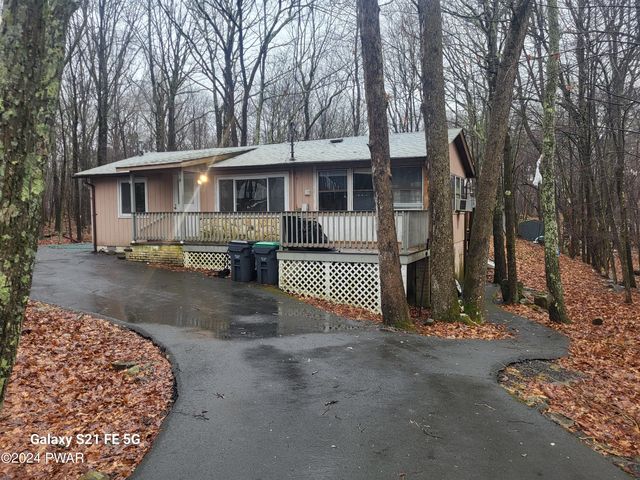 150 Heather Hill Rd, Dingmans Ferry, PA 18328