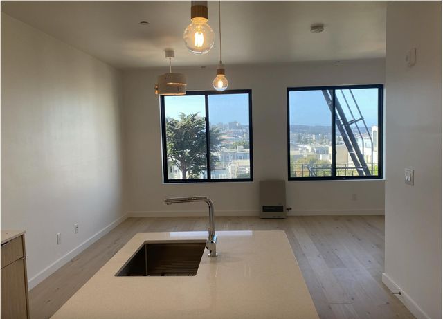 1735 Hyde St #4, San Francisco, CA 94109