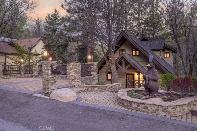 802 Conklin Rd, Big Bear Lake, CA 92315