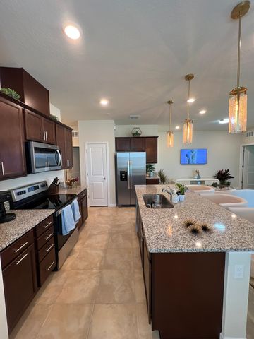 2646 Autumn Peace Dr, Kissimmee, FL 34744