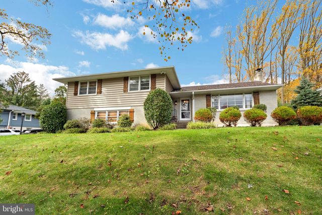 1920 Sharon Rd, Meadowbrook, PA 19046