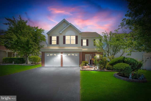 6 Brownstone Rd, East Windsor, NJ 08520