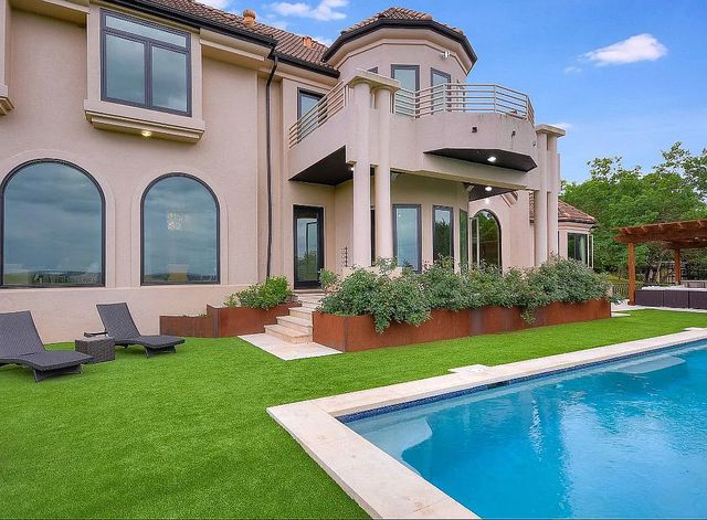 6805 Saint Stephens Cv, Austin, TX 78746