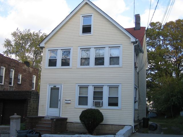 225 N  Burgher Ave, Staten Island, NY 10310