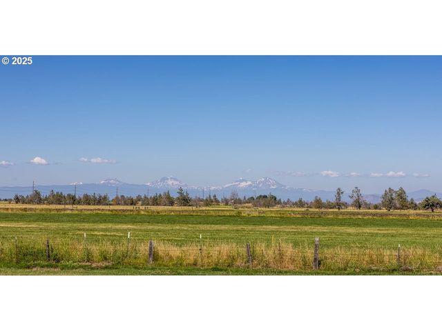 SW Parrish Ln, Powell Butte, OR 97753