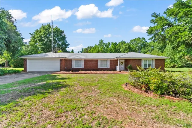 160 Pine Ridge Dr, Moundville, AL 35474