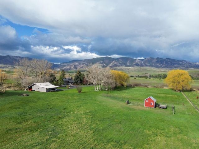 1048 Big Goose Rd, Sheridan, WY 82801