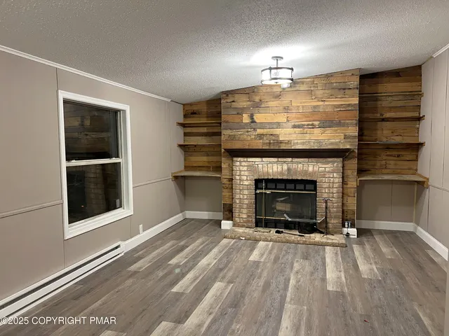 655 Long Mountain Rd, Effort, PA 18330
