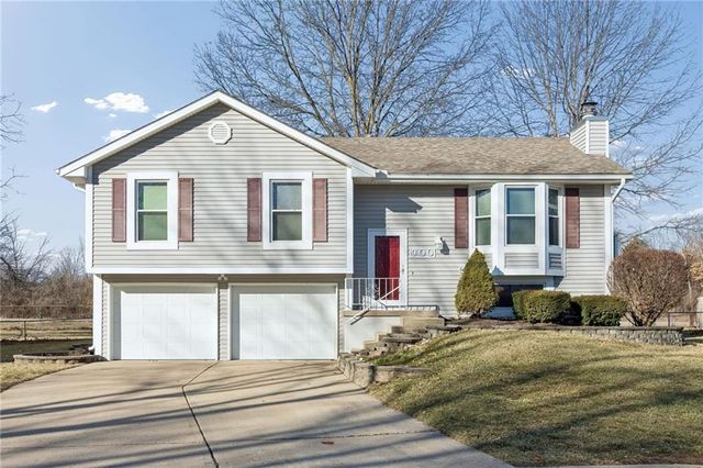 900 Shiloh Ct, Liberty, MO 64068