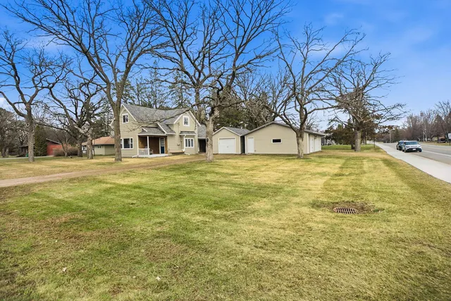 724 E  Centre St, Royalton, MN 56373