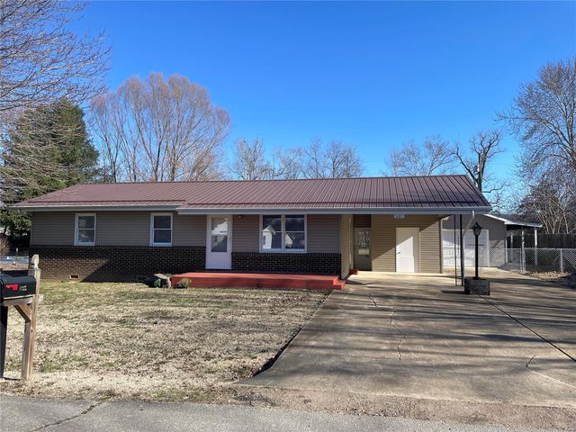 301 Navajo St, Piedmont, MO 63957