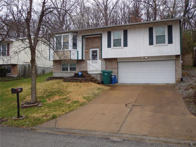872 Country Glen Dr, Imperial, MO 63052