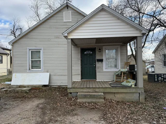 607 E  Short Elm St, Boonville, IN 47601