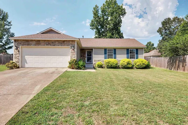 402 Hayley Ct, North Little Rock, AR 72120