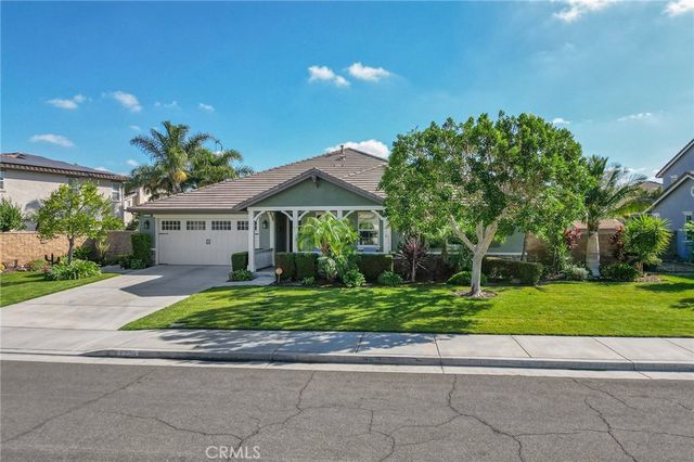 8238 Gamebird St, Corona, CA 92880