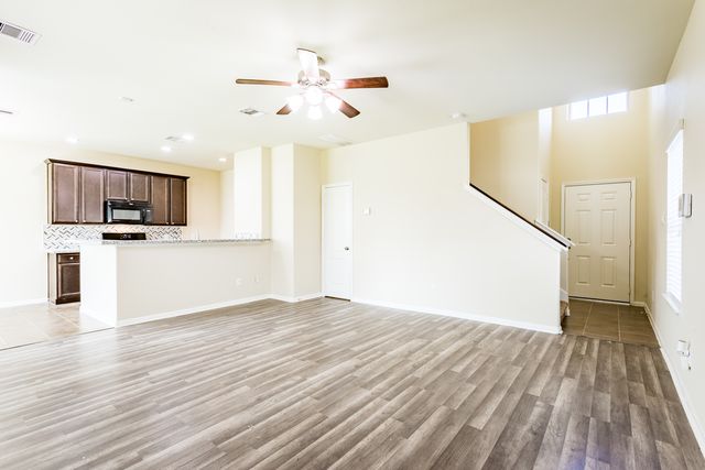 5110 Misty Ln, Bacliff, TX 77518