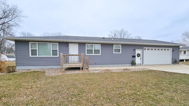 348 3rd St E, Tracy, MN 56175