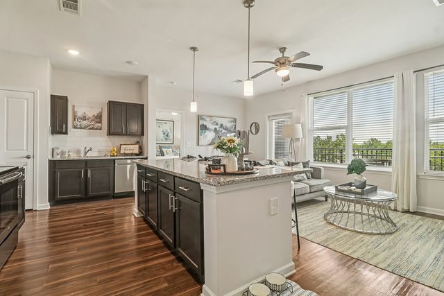 440 Town Center Pl #118, Columbia, SC 29229