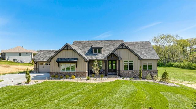 102 Tuscany Meadow Dr, Defiance, MO 63341
