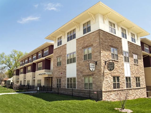 7th St W, Saint Paul, MN 55116