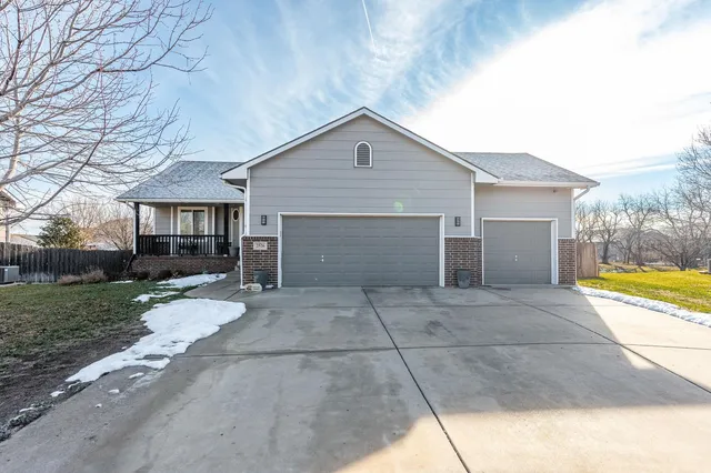 2526 S  Prescott Cir, Wichita, KS 67215
