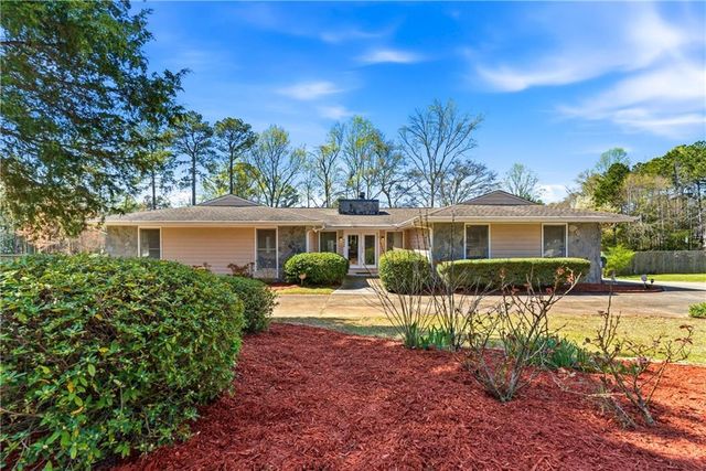 8049 Autumn Woods Dr, Jonesboro, GA 30236
