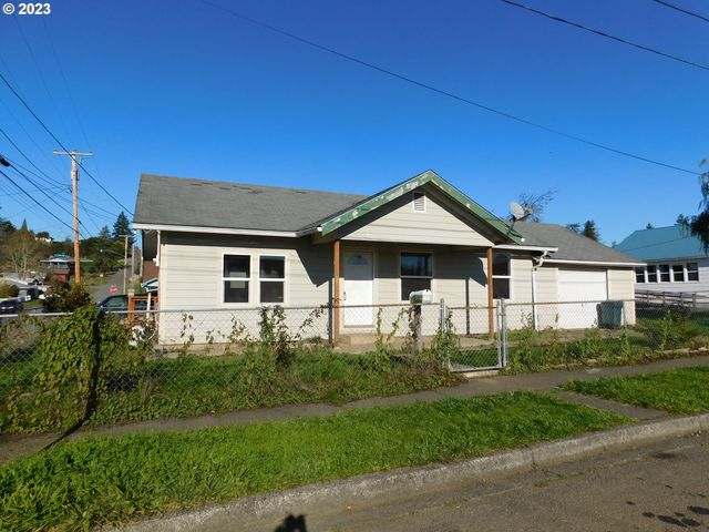 1403 Doborout St, Myrtle Point, OR 97458