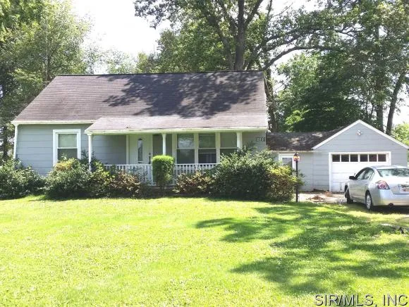 1006 W  Old Route 15, Ashley, IL 62808