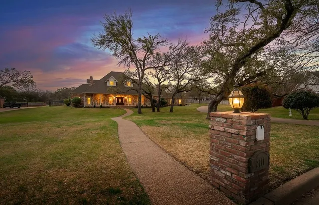 3111 Rockbridge Rd, Mc Gregor, TX 76657