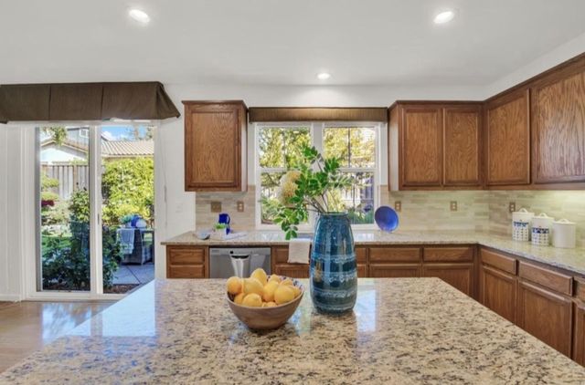 23 Skipping Rock Way, Napa, CA 94558