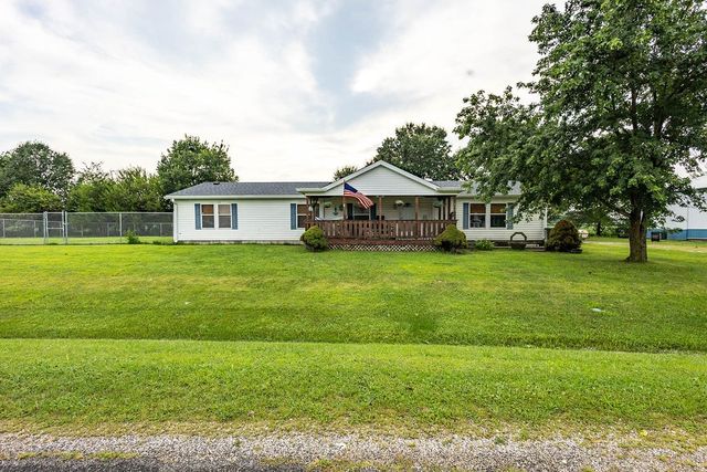 632 Lucas Ln, Oakwood, IL 61858