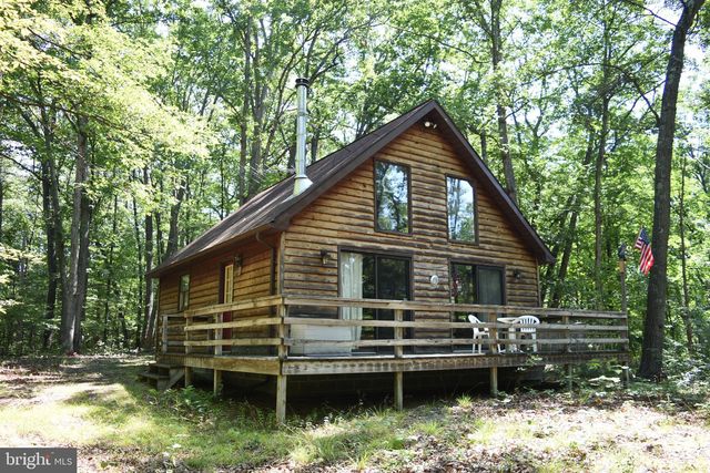 144 Rustic Ln, Great Cacapon, WV 25422