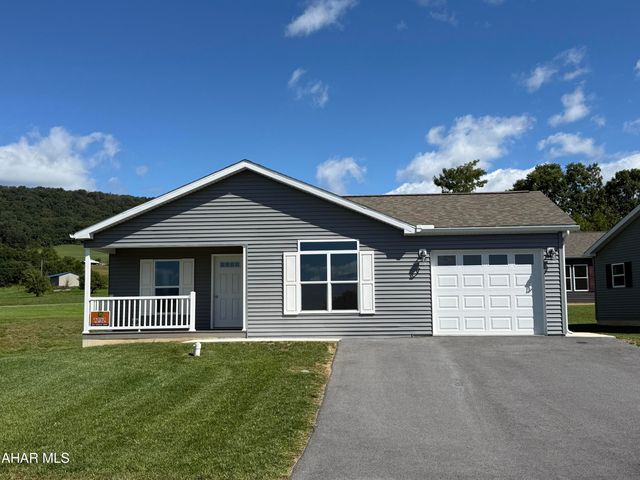 1292 Oak Terrace Dr, Martinsburg, PA 16662