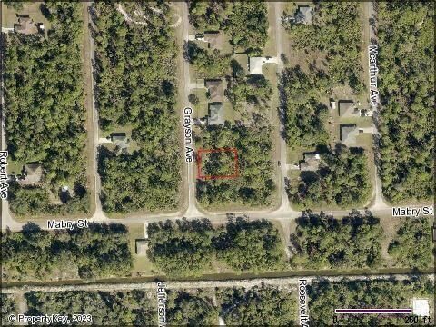 2002 Grayson Ave, Alva, FL 33920