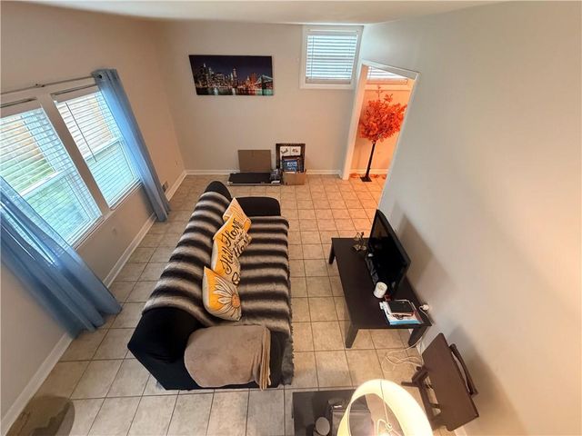 412 Bellevue Ave #9, Newport, RI 02840
