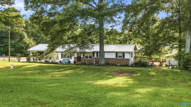 298 Dekalb Dr, Rainsville, AL 35986