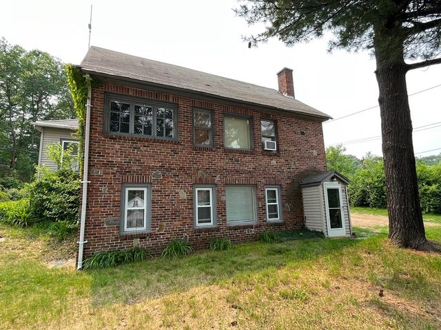 1134 Grafton St, Worcester, MA 01604